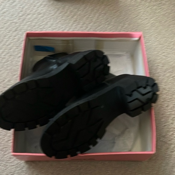 Cute black boots from brand MIA.They are a size 4 kids.These boots are new. - Picture 4 of 7